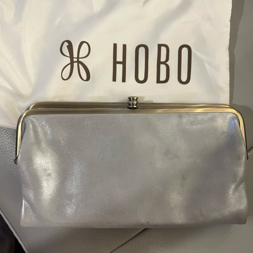 HOBO SILVER METALLIC LEATHER CLUTCH WALLET.